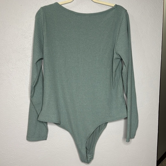 SO Goods For Life Green ribbed bodysuit - Picture 3 of 4